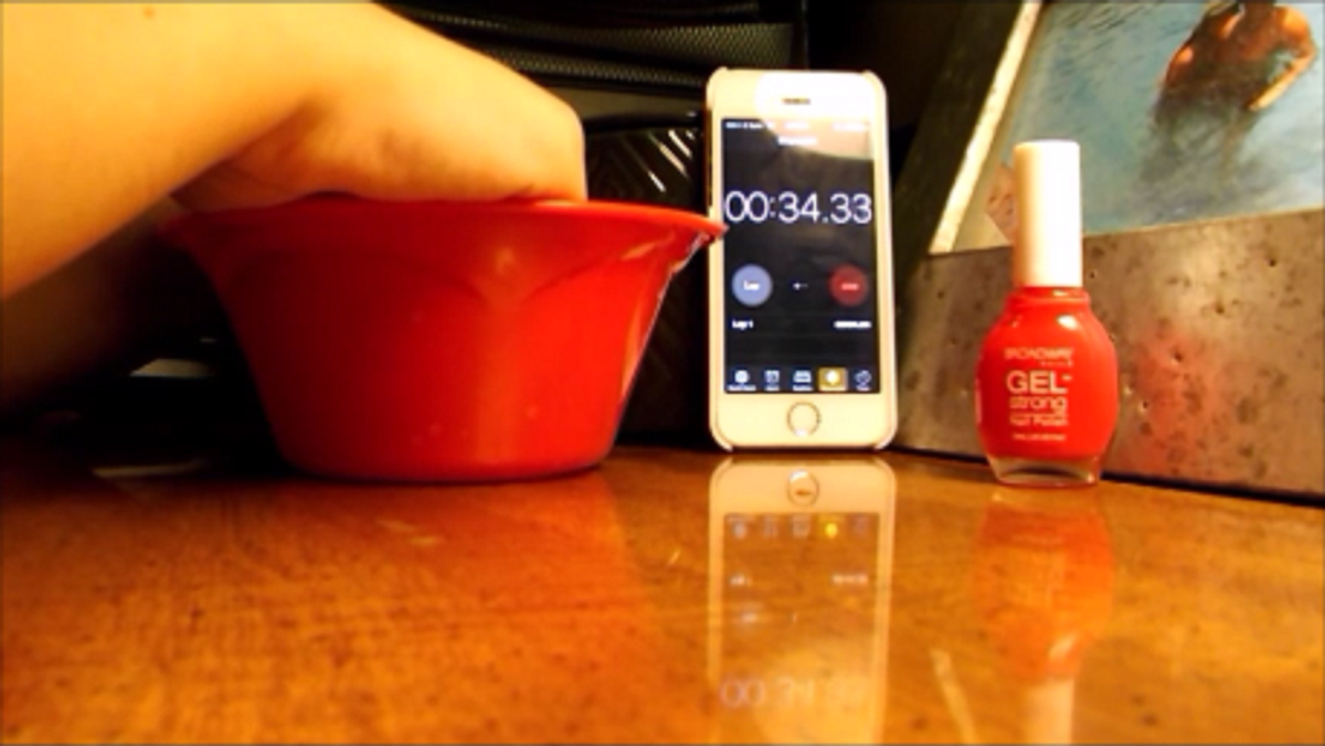 The Finger Nail Drying Hack That REALLY Works!