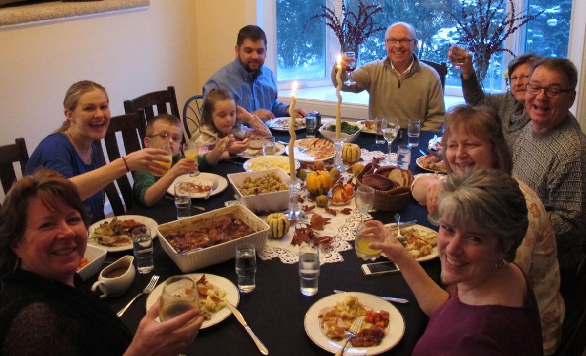 10 Types of People at Thanksgiving Dinner