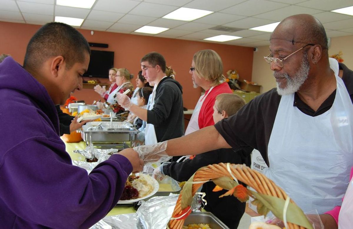 4 Ways to Give Back This Thanksgiving