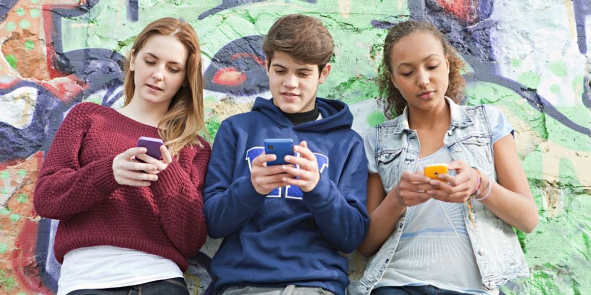 Teenagers Then And Now: The Rise of Advertising and Technology