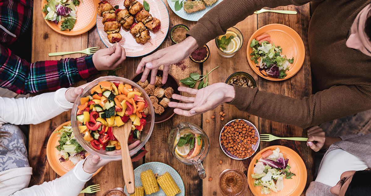 11 Reasons Your Friend Group Should Have Friendsgiving