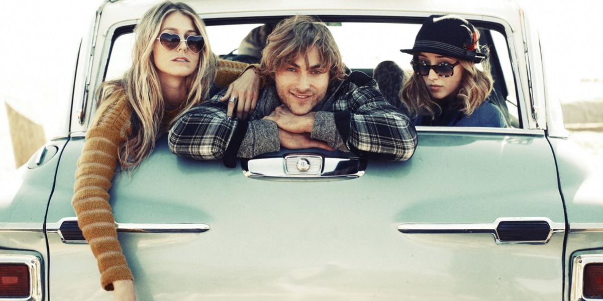 17 Phases Of Road Tripping Home For The Holidays