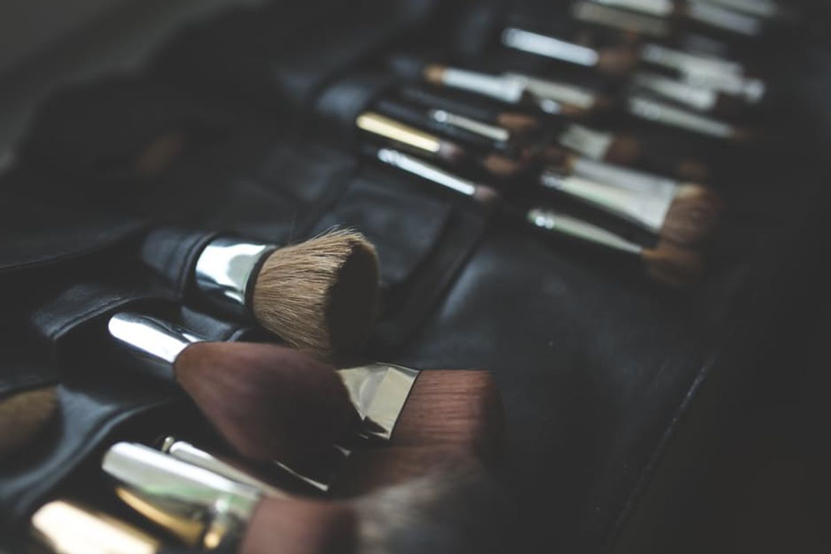 14 Signs That You Have A Low Maintenance Make-Up Routine