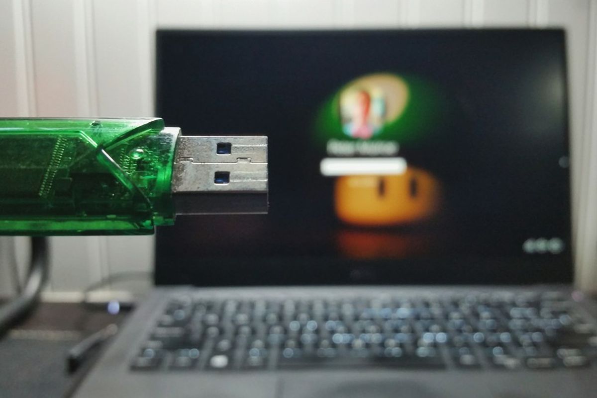 How To Make A Rescue USB For Windows 10