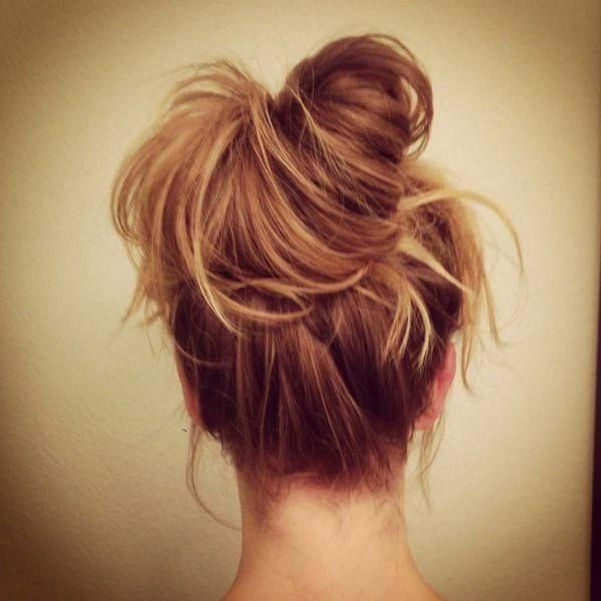 The Struggle Of Mastering The "Messy Bun"-Look