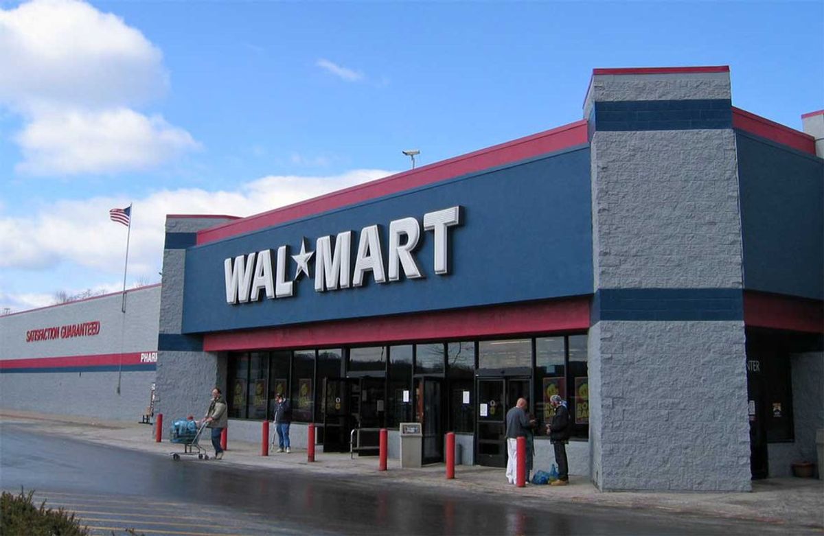 7 Thoughts You Have When Going To Walmart