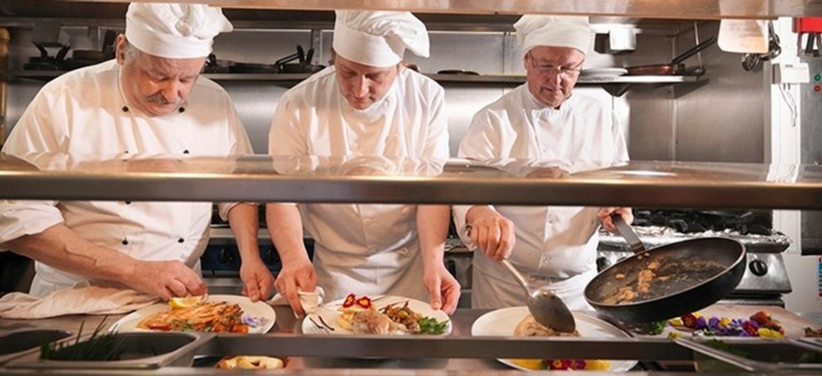 10 Things Restaurant Workers Know To Be True