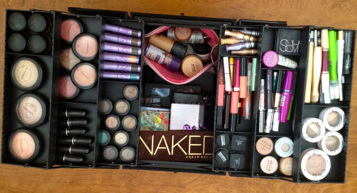 23 Things Every Make-Up Addict Wants For Christmas