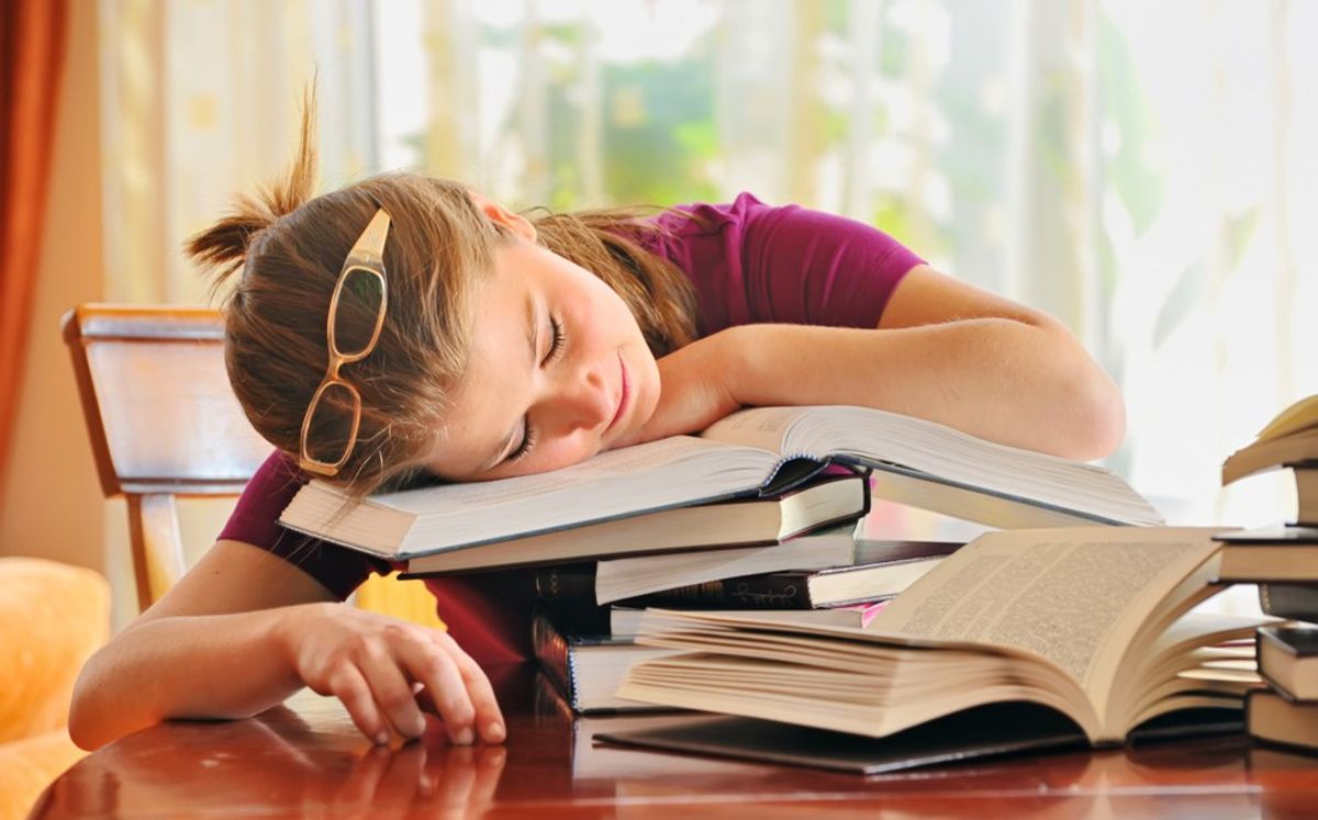 10 Stages Of Studying For College Finals