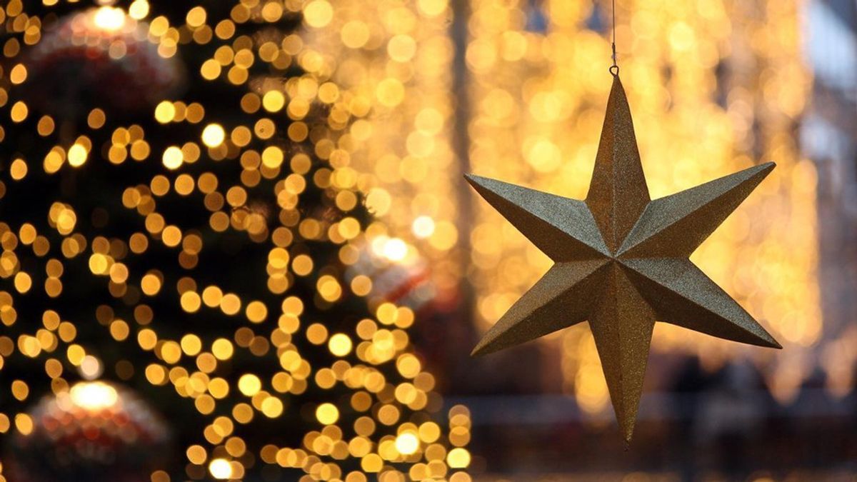 8 Christmas Traditions We Should Never Stop Doing