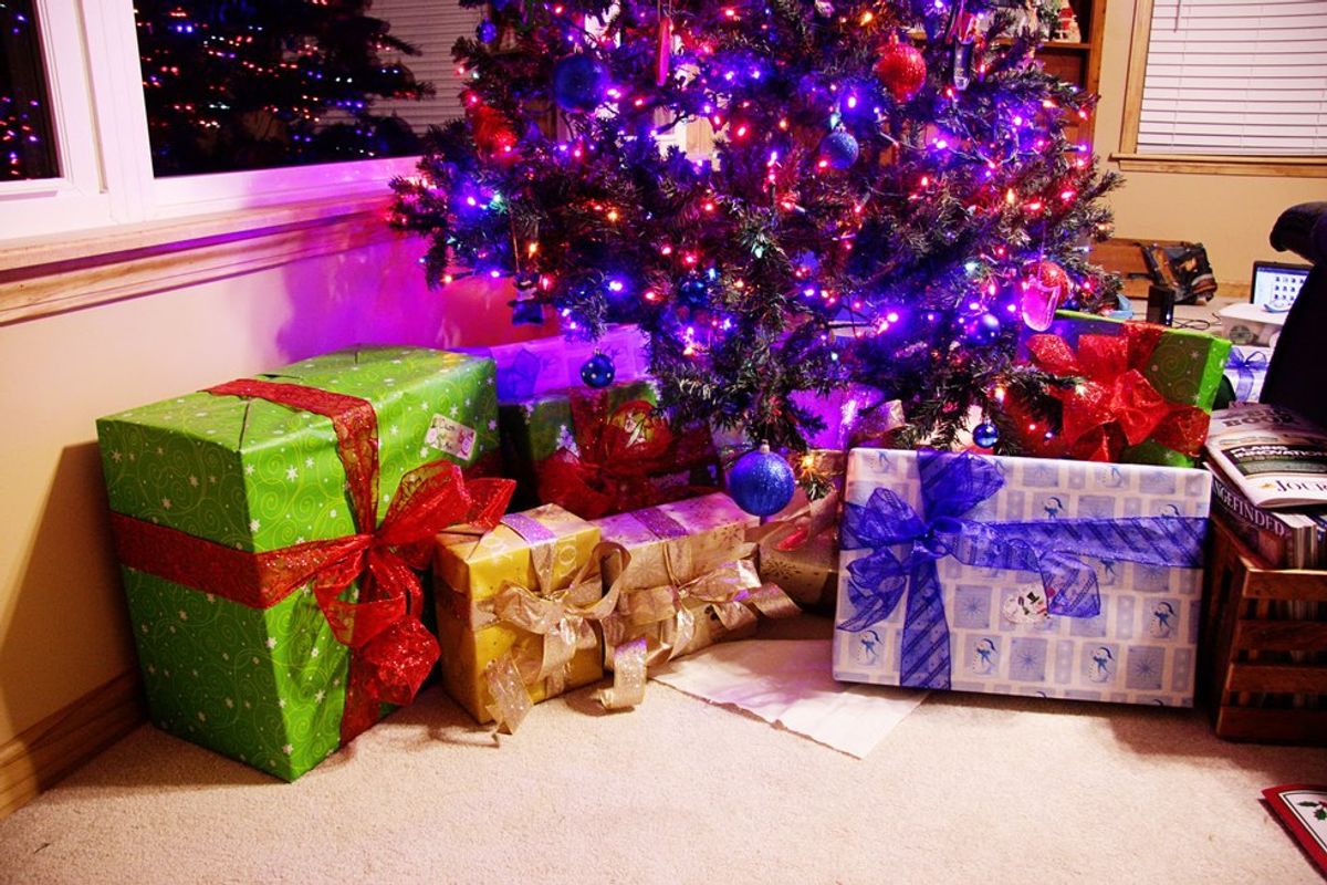 10 Christmas Gifts for College Students