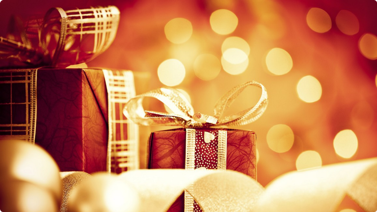 Five Eco-Friendly Gift Wrap Alternatives