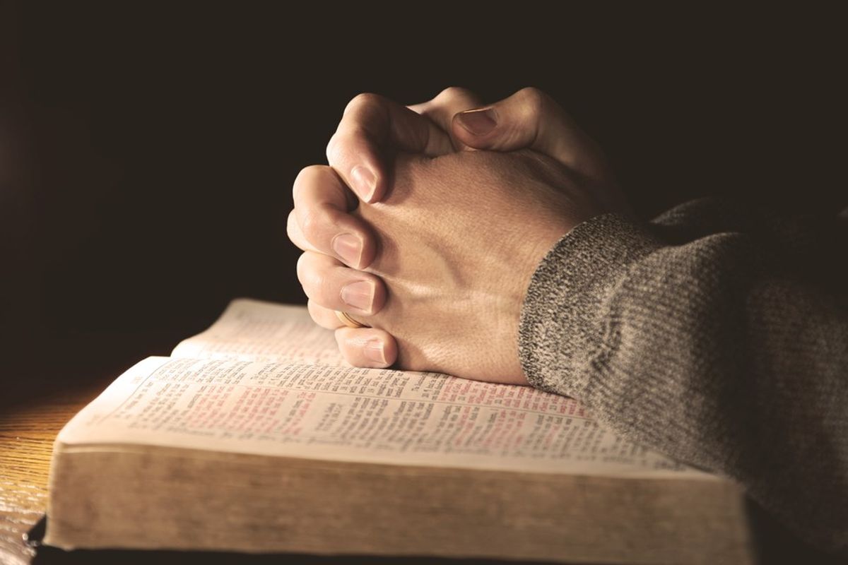 10 Comforting Bible Verses for Those Struggling