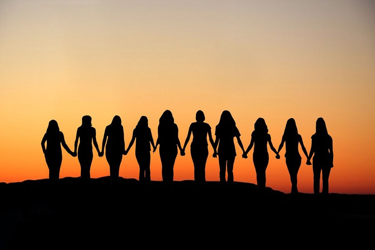 5 Tips to Strengthen Sisterhood