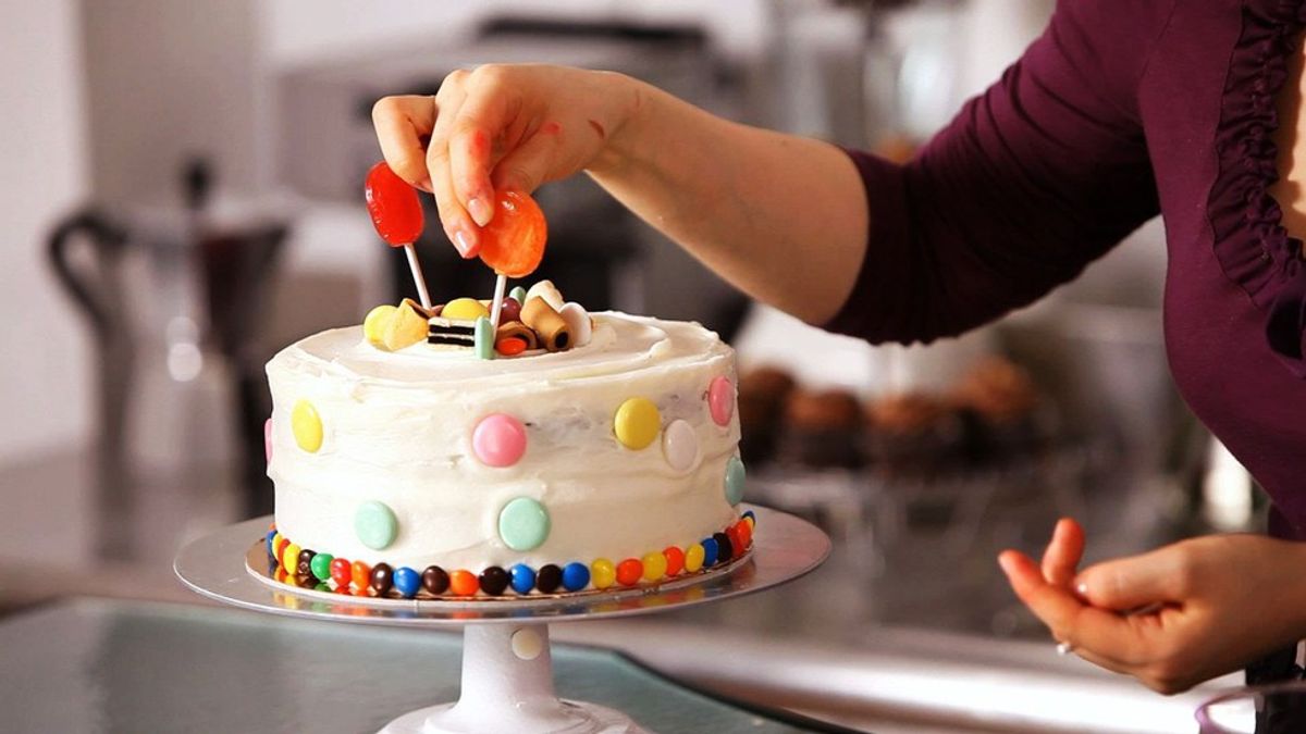 A Look Into the Life of a Cake Decorator