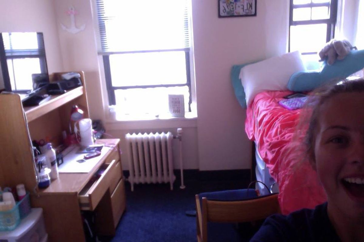 7 Things I Learned From Living Without A Roommate Freshman Year