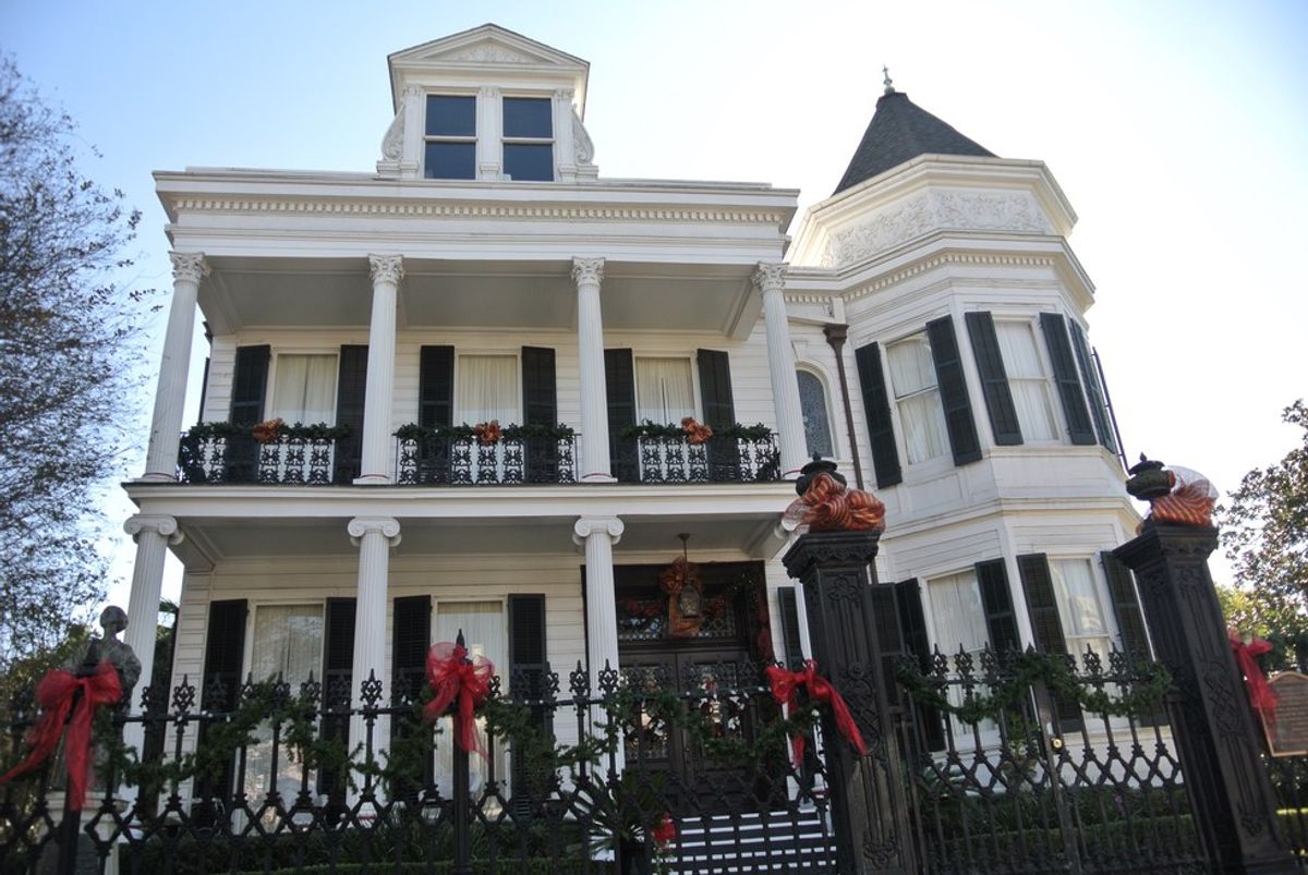 The Holiday Home Tour In The New Orleans Garden District