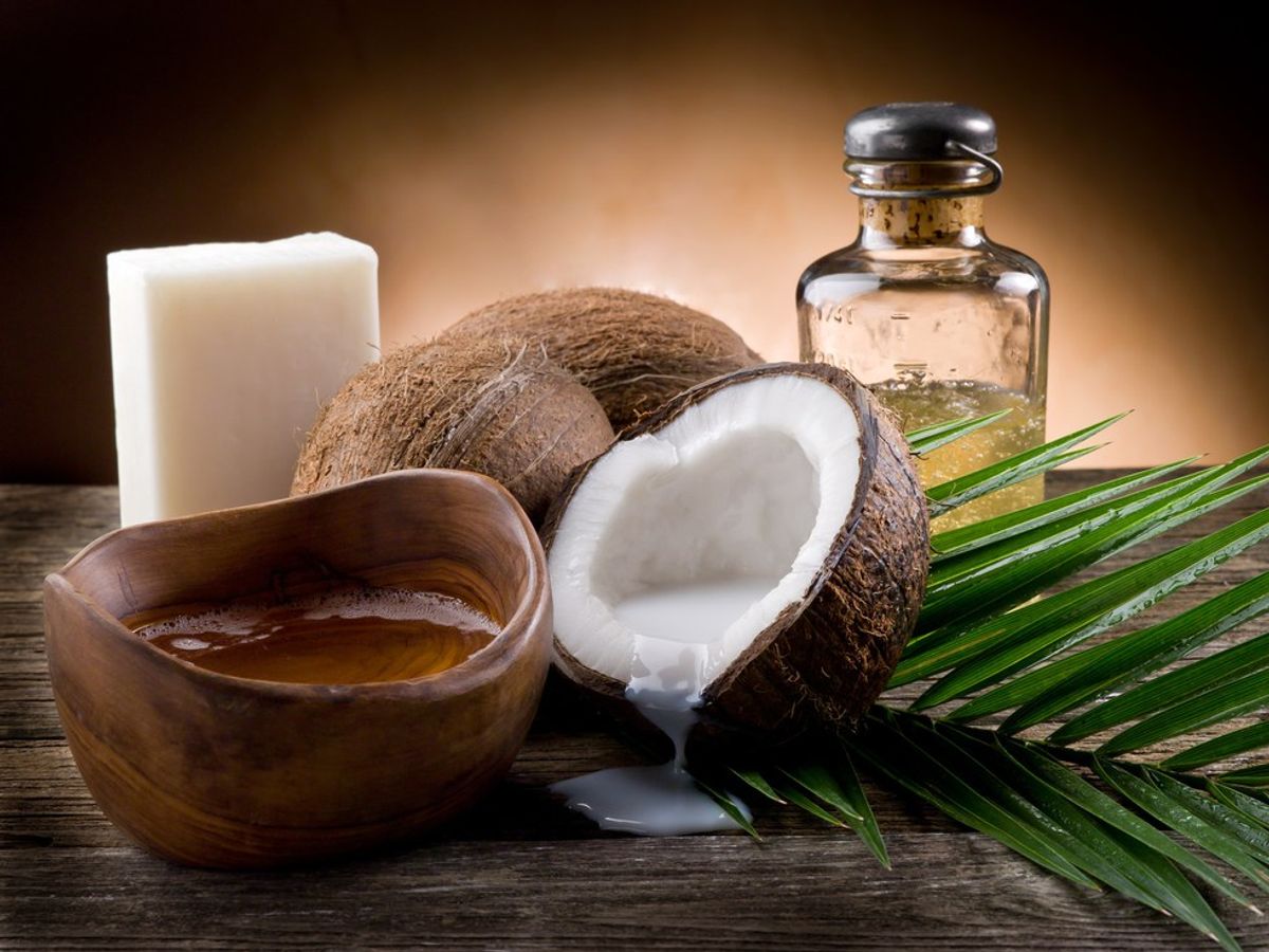 Here's 7 Reasons Why You Should Be Using Coconut Oil