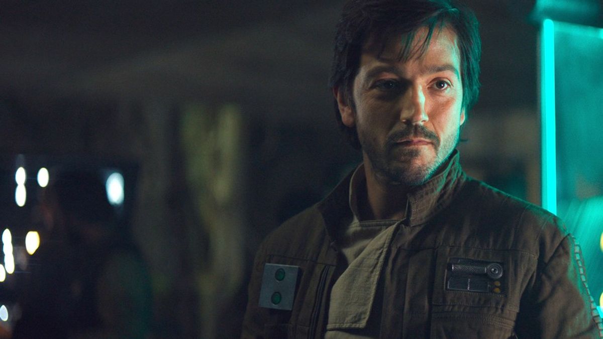 If You Don't Love Diego Luna, You're Doing Something Wrong
