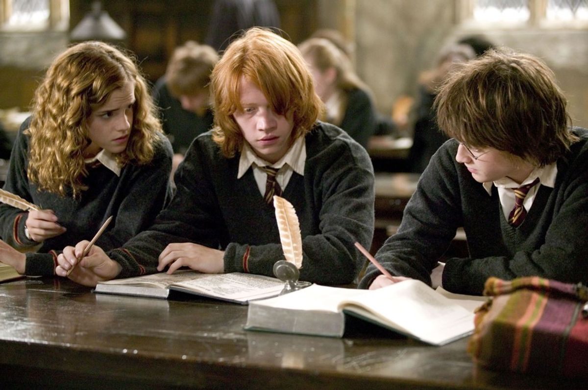 9 Relatable Harry Potter Gifs If You Graduate This Semester