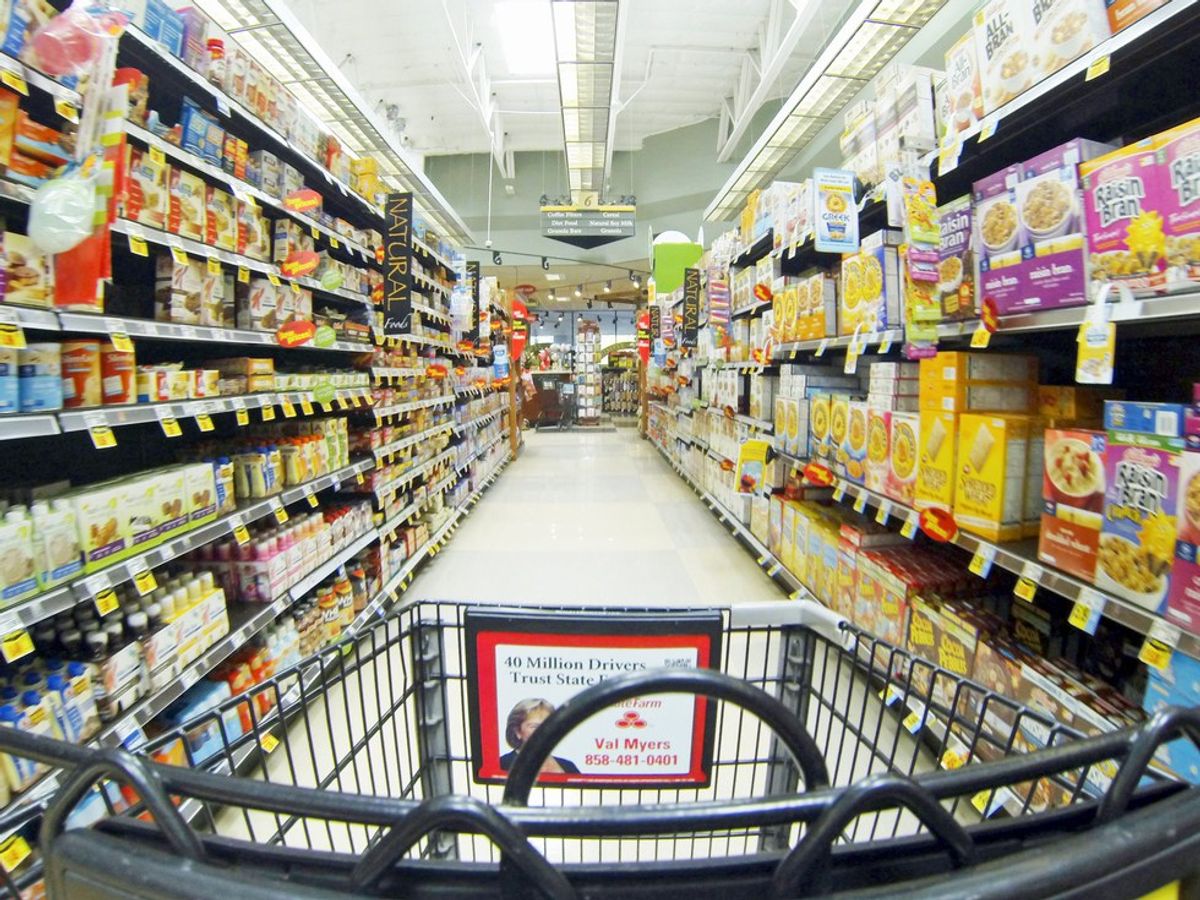 10 Things  Grocery Store Cashiers Hate