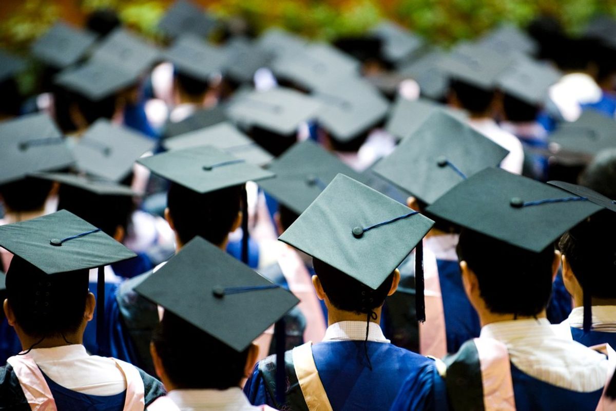 Do's and Don'ts for Your Graduating Friends