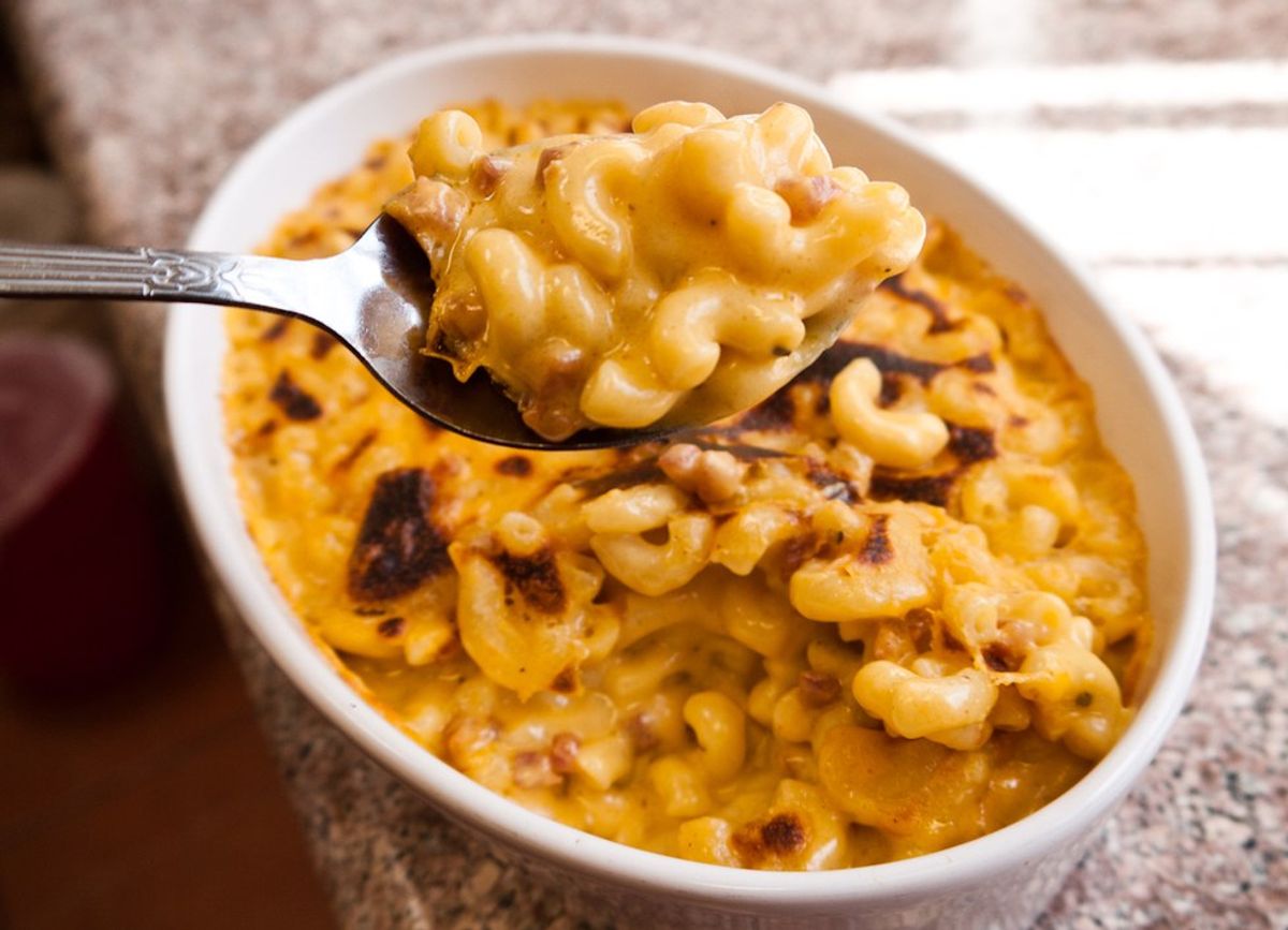9 Things Mac & Cheese Addicts Know All Too Well