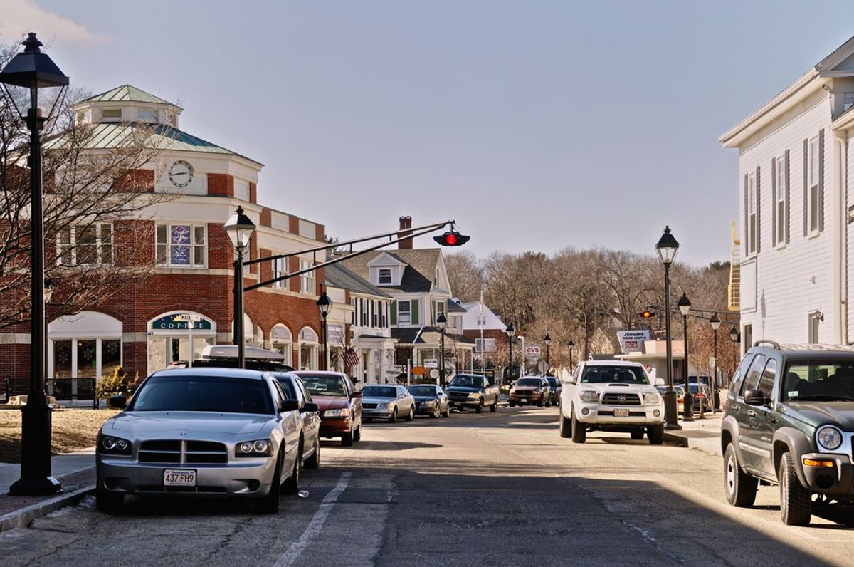 9 Signs You Live in Hingham, Massachusetts
