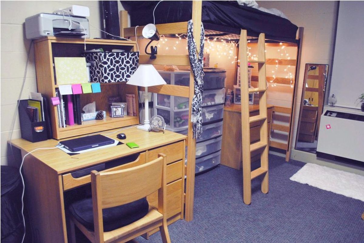 10 Stages of Getting Locked Out All College Students Go Through