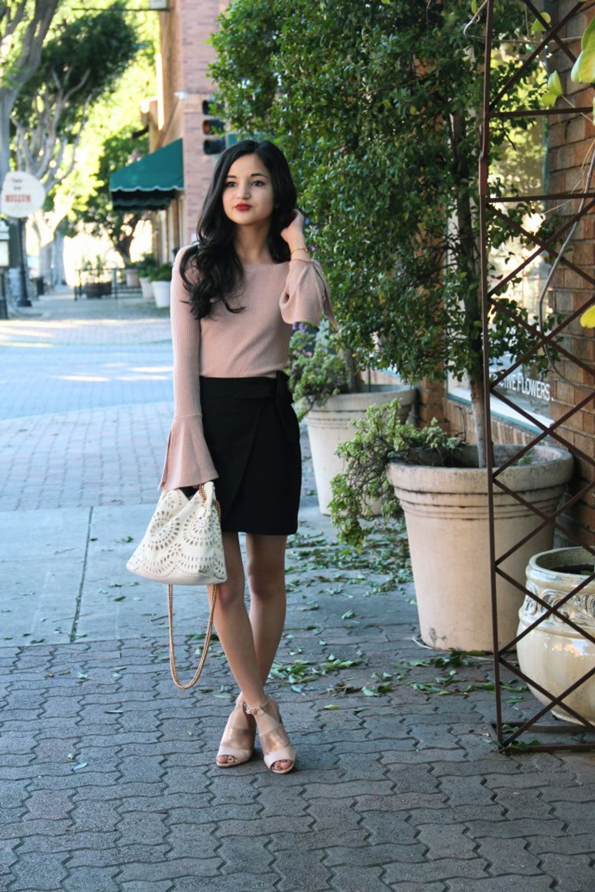 Should You Follow Fashion Trends? ・ Bell Sleeve Off-the-Shoulder Sweater Outfit