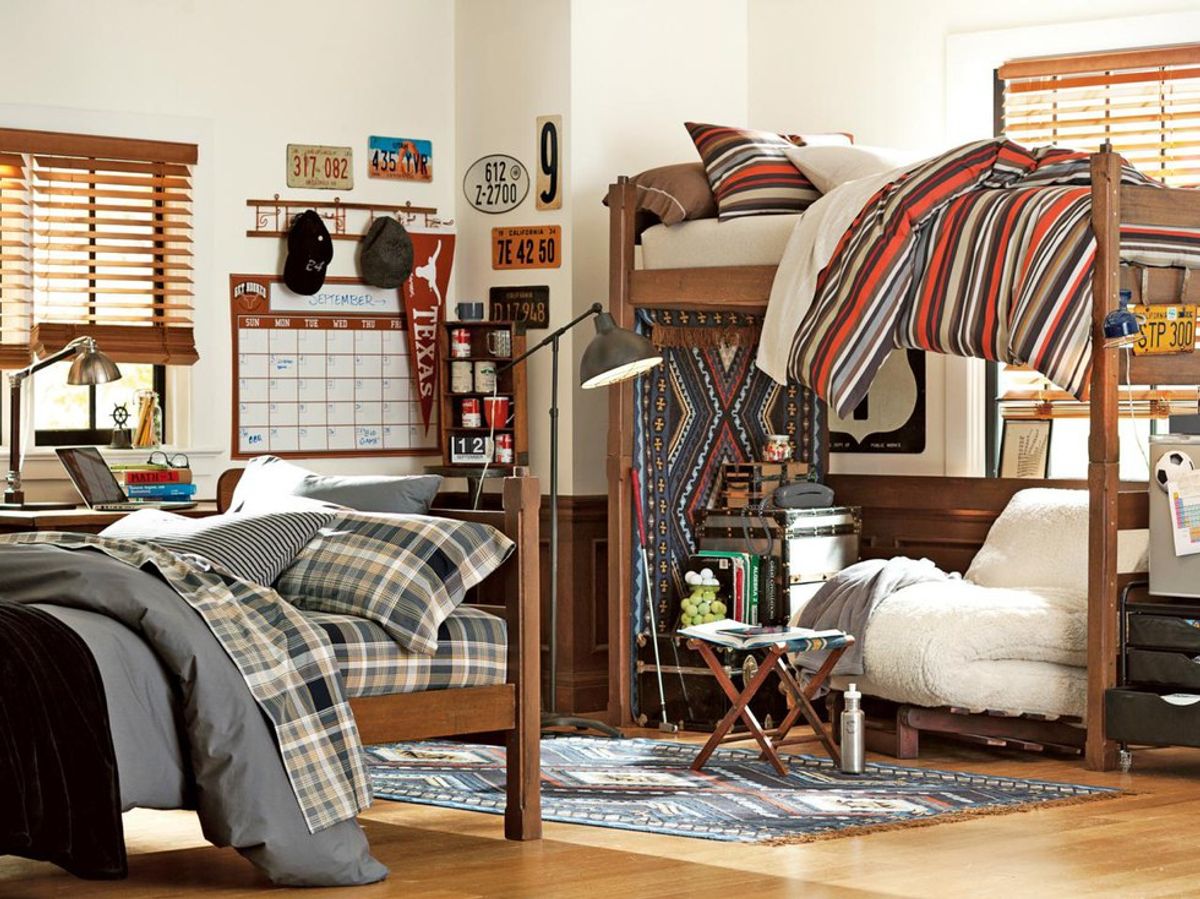 Why You Should Live in a Dorm Your Freshman Year