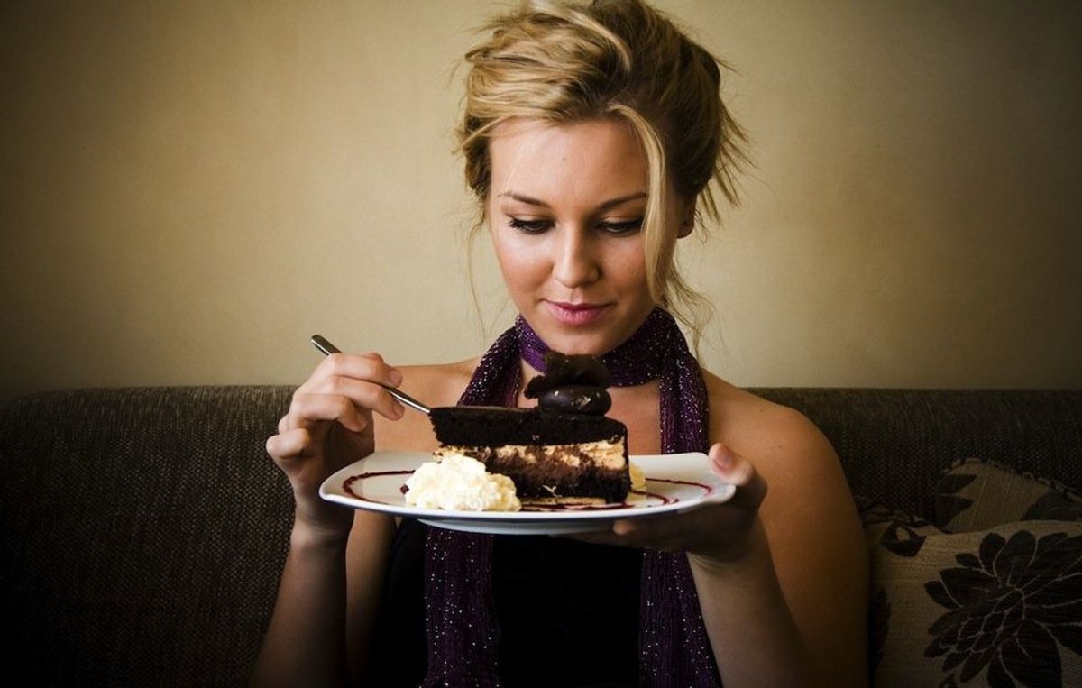 7 Thoughts All Girls Have At Birthday Dinners