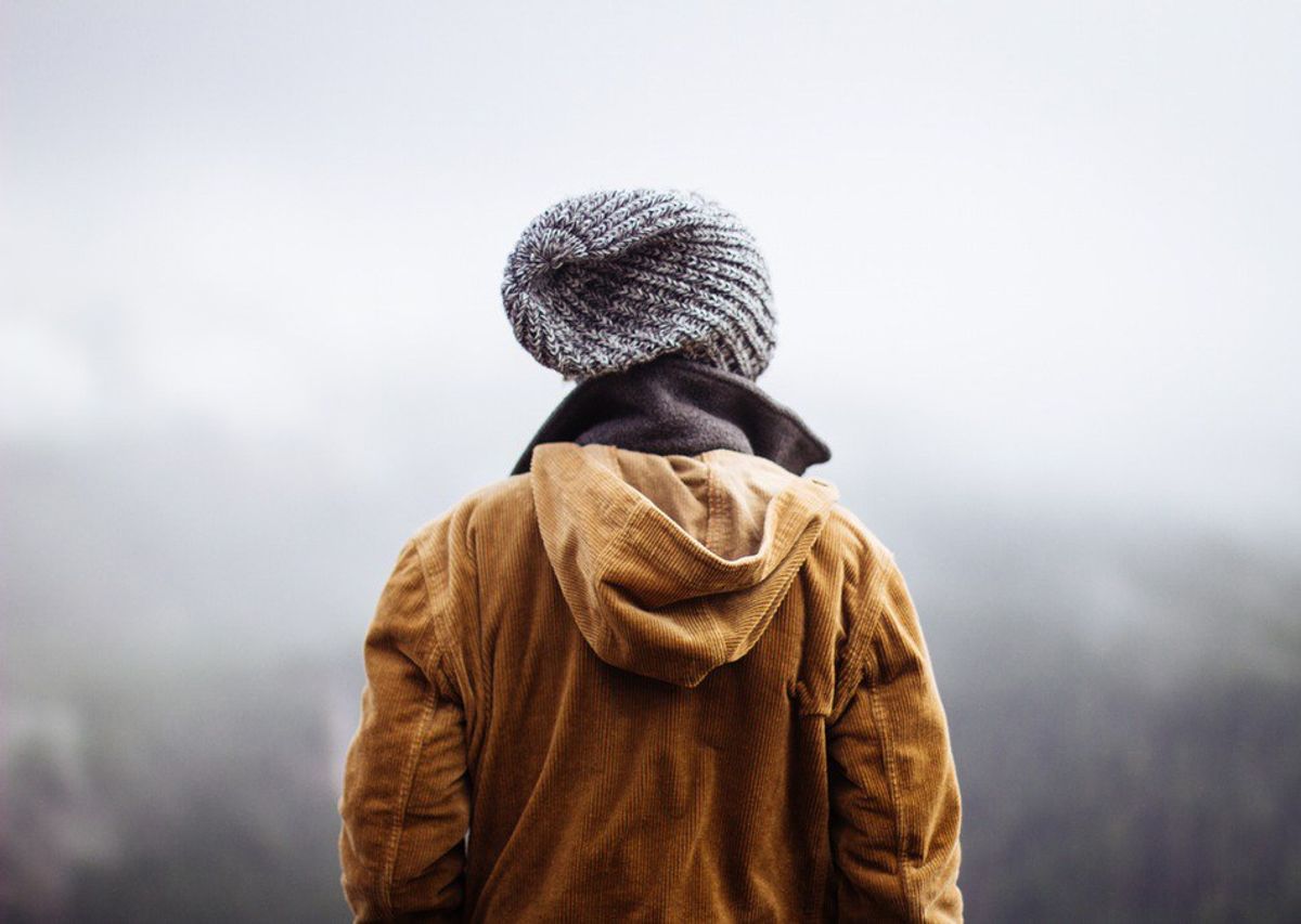 10 Characteristics That Only Extroverted Introverts Will Understand