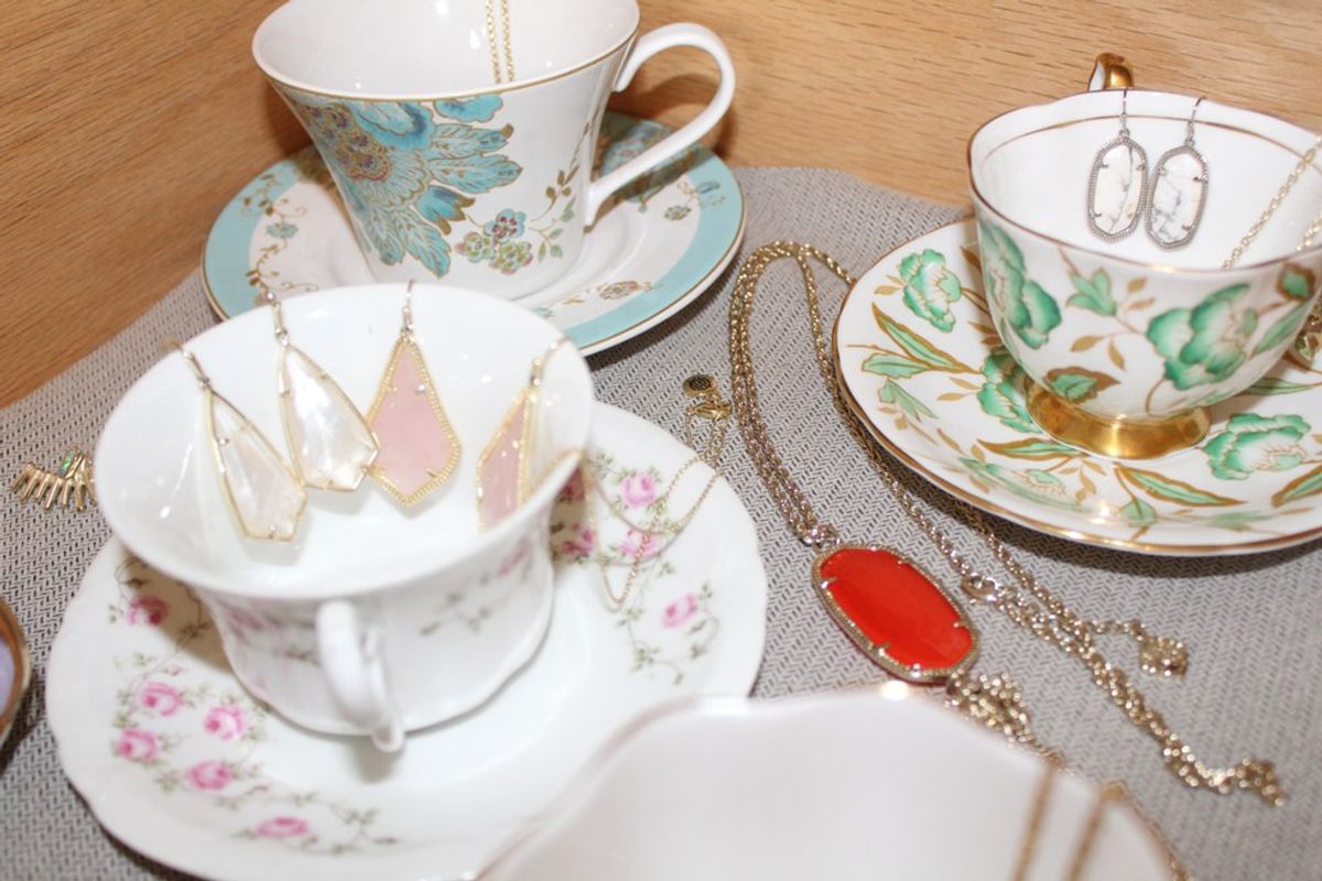 How To Reorganize Your Jewelry Using Tea Cups