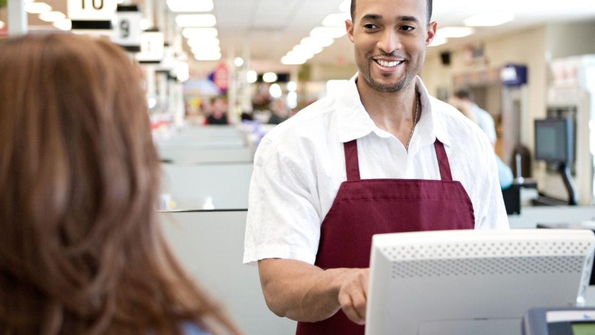 9 Things Only Cashiers Understand