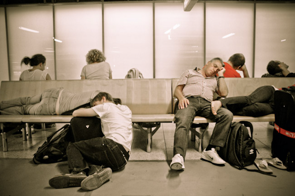 20 Thoughts You Have When Sitting In An Airport
