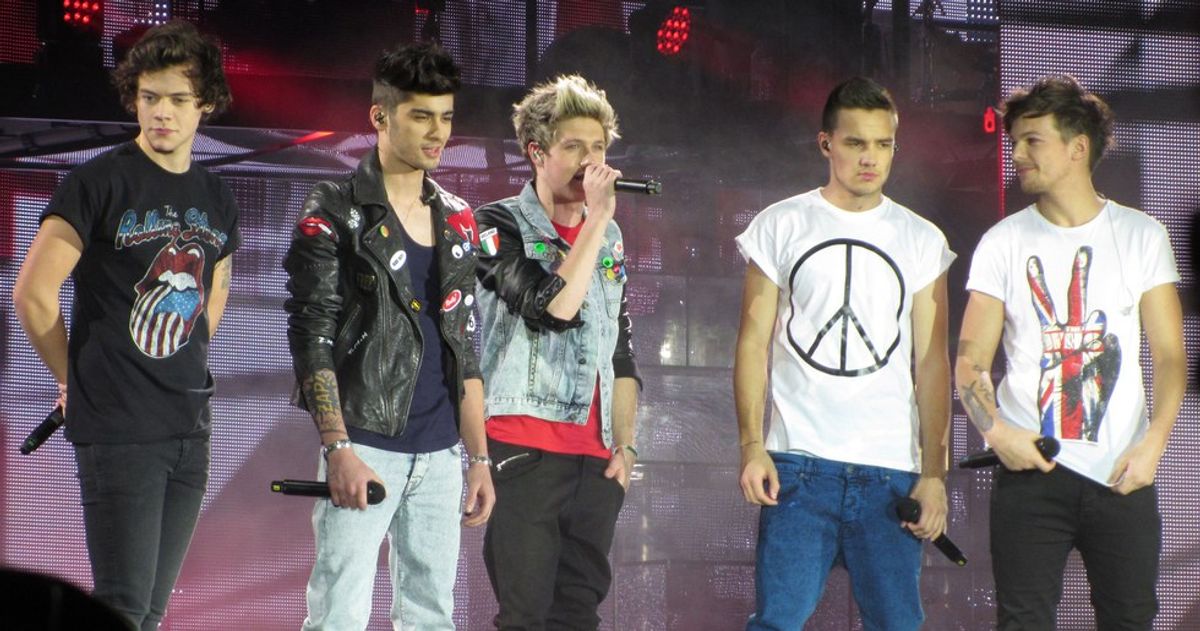 12 Signs You Miss One Direction Told By: One Direction