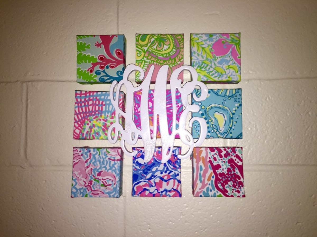 DIY: Lilly-Themed Canvas Decoration