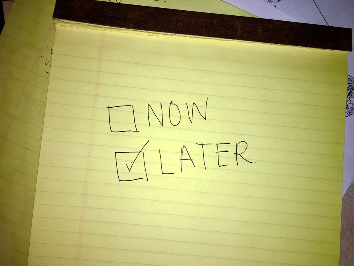 20 Thoughts You Have While Procrastinating Your Homework