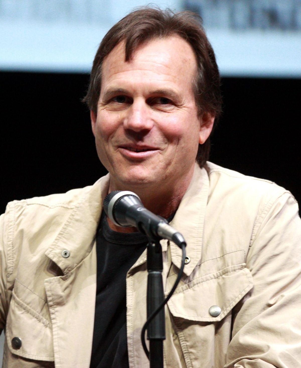 Celebrities and Fans Pay Tribute to Bill Paxton