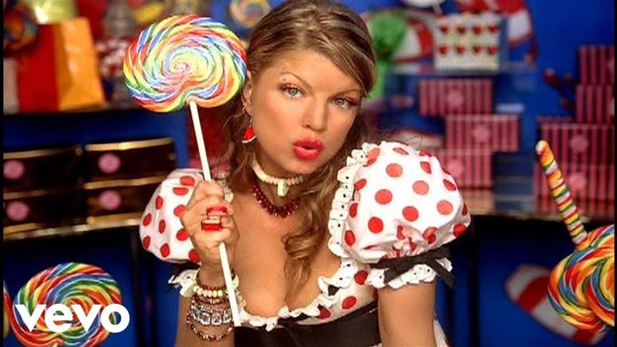 41 Songs Every Early 2000's Preteen Listened To During Their Awkward Middle School Stages