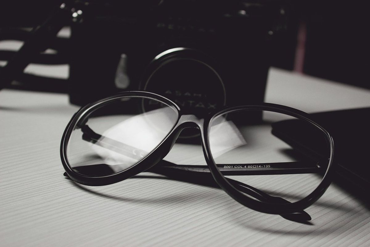 10 Reasons Glasses Are The Worst