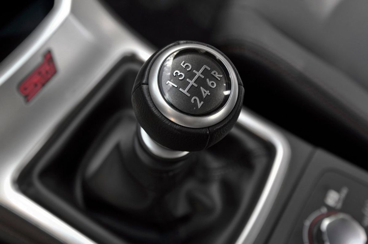 5 Reasons You Should Learn To Drive A Stick Shift