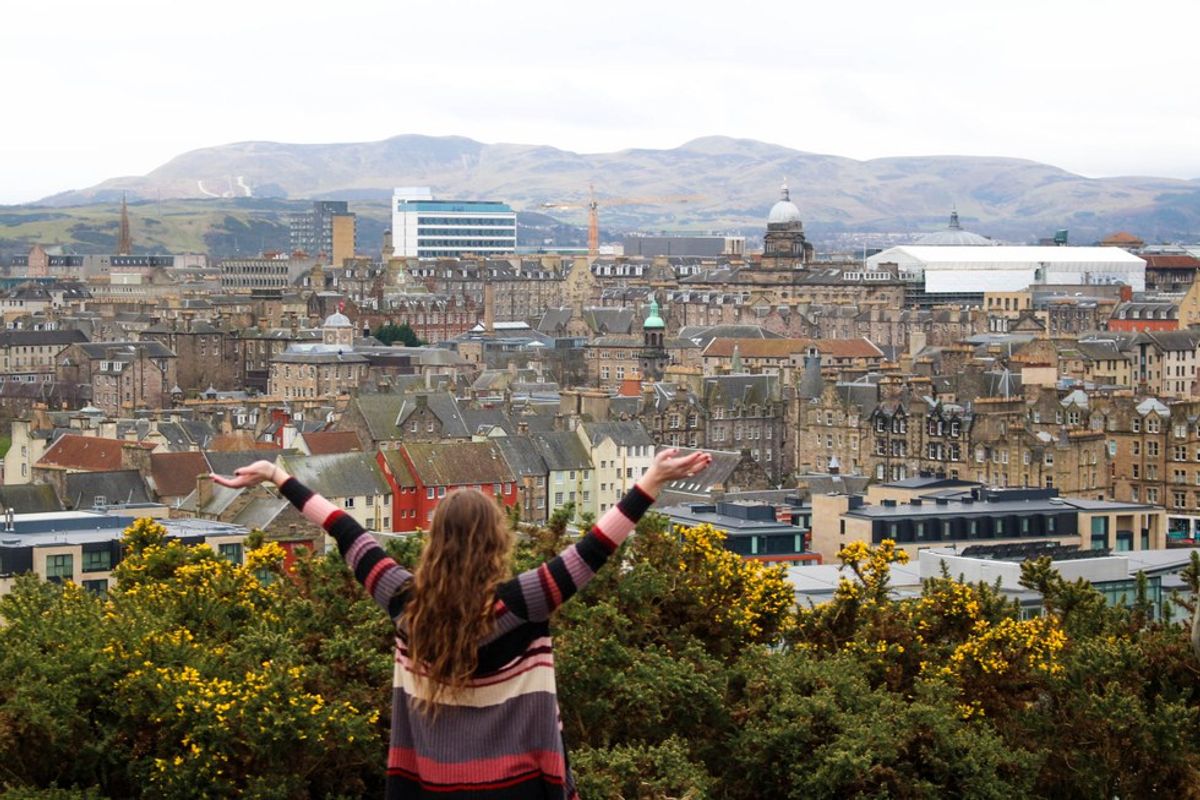 8 Reasons Why Everyone Should Visit Edinburgh, Scotland