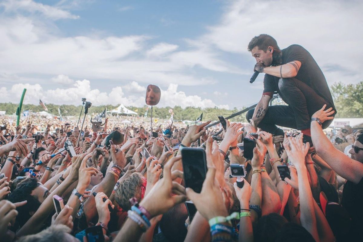 12 Things That People Who Go To A LOT Of Concerts Understand