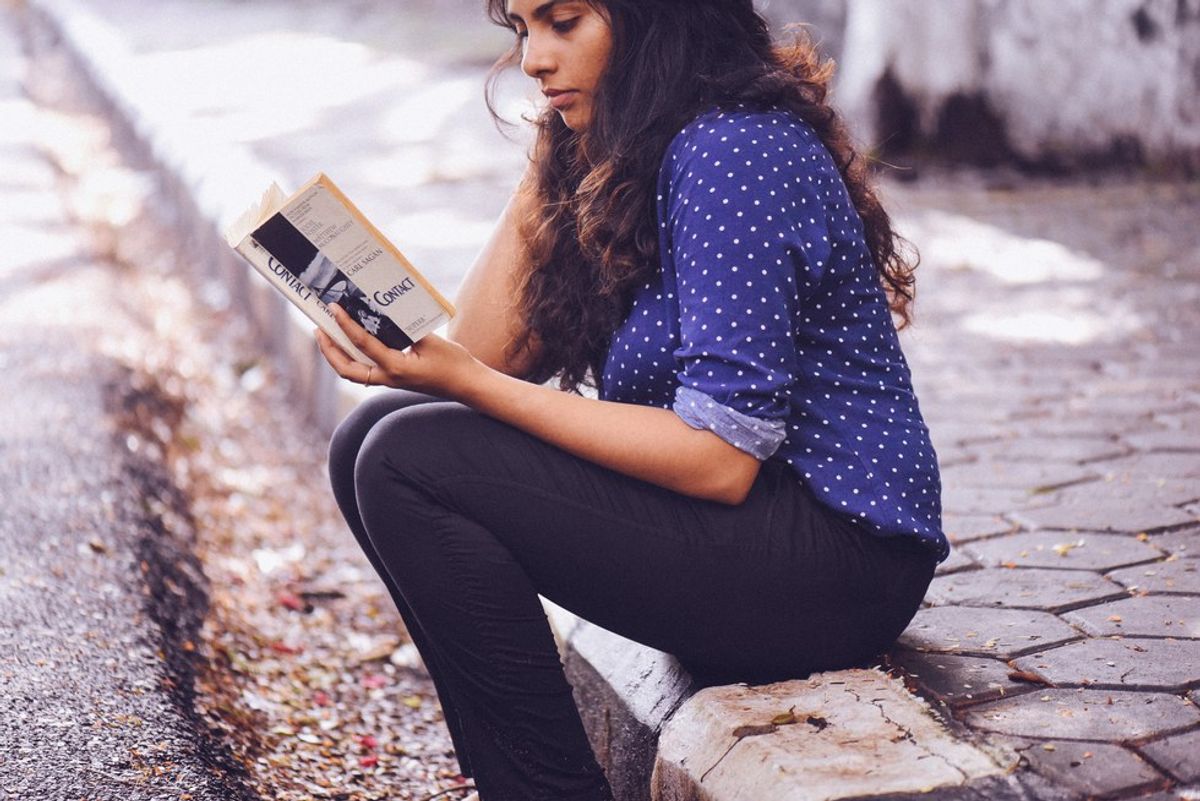 10 Things All Book Lovers Know To Be True