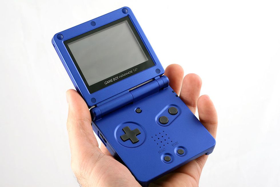 Feeling Nostalgic, I Bought A Gameboy Advance SP To Relive My Childhood