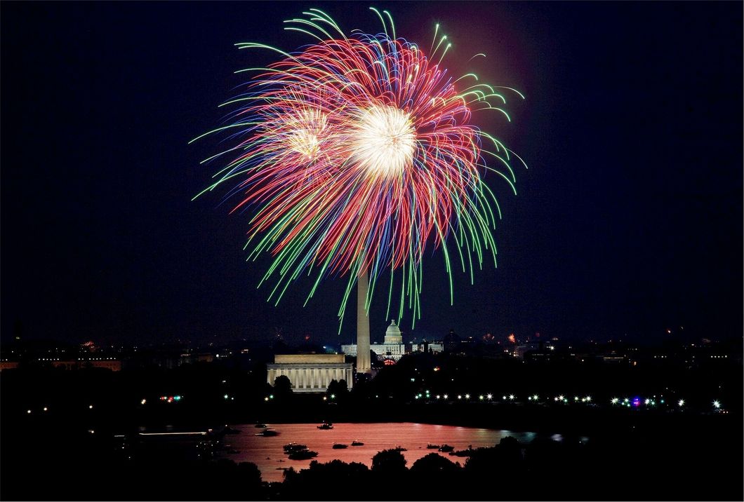 fireworks above washington dc