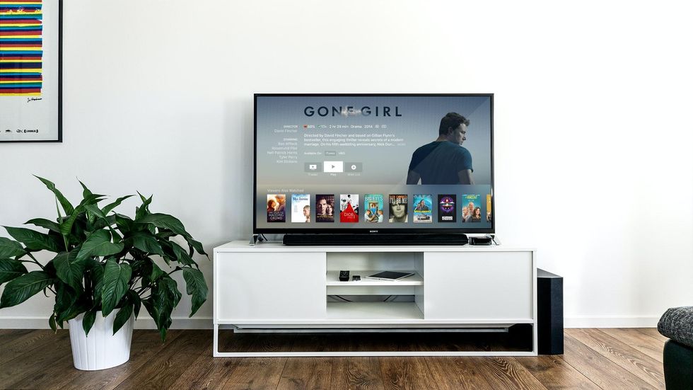 6 Essential Accessories for New TV