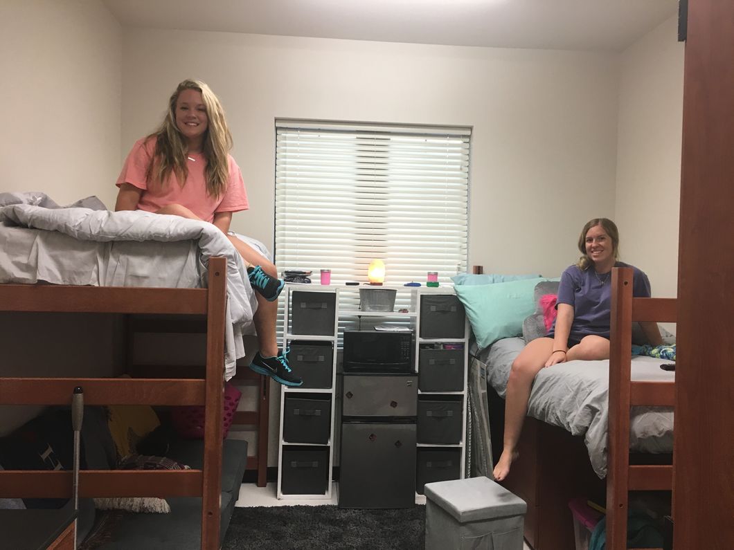 girls in dorm room